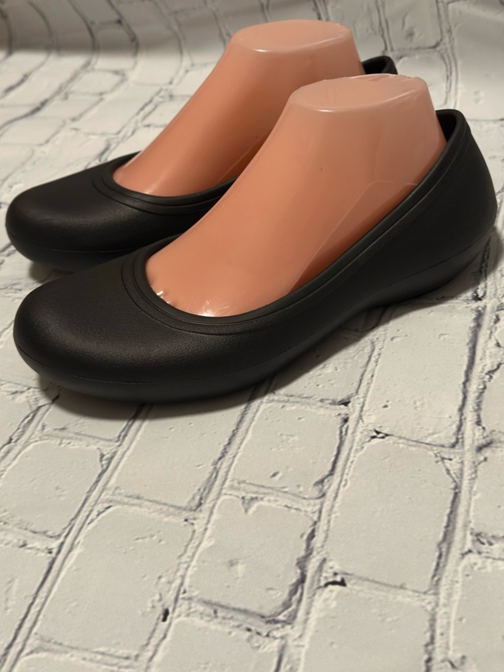Crocs Ballerina Flats Black Slip-on Shoes Sz 8 Waterproof - Picture 2 of 9